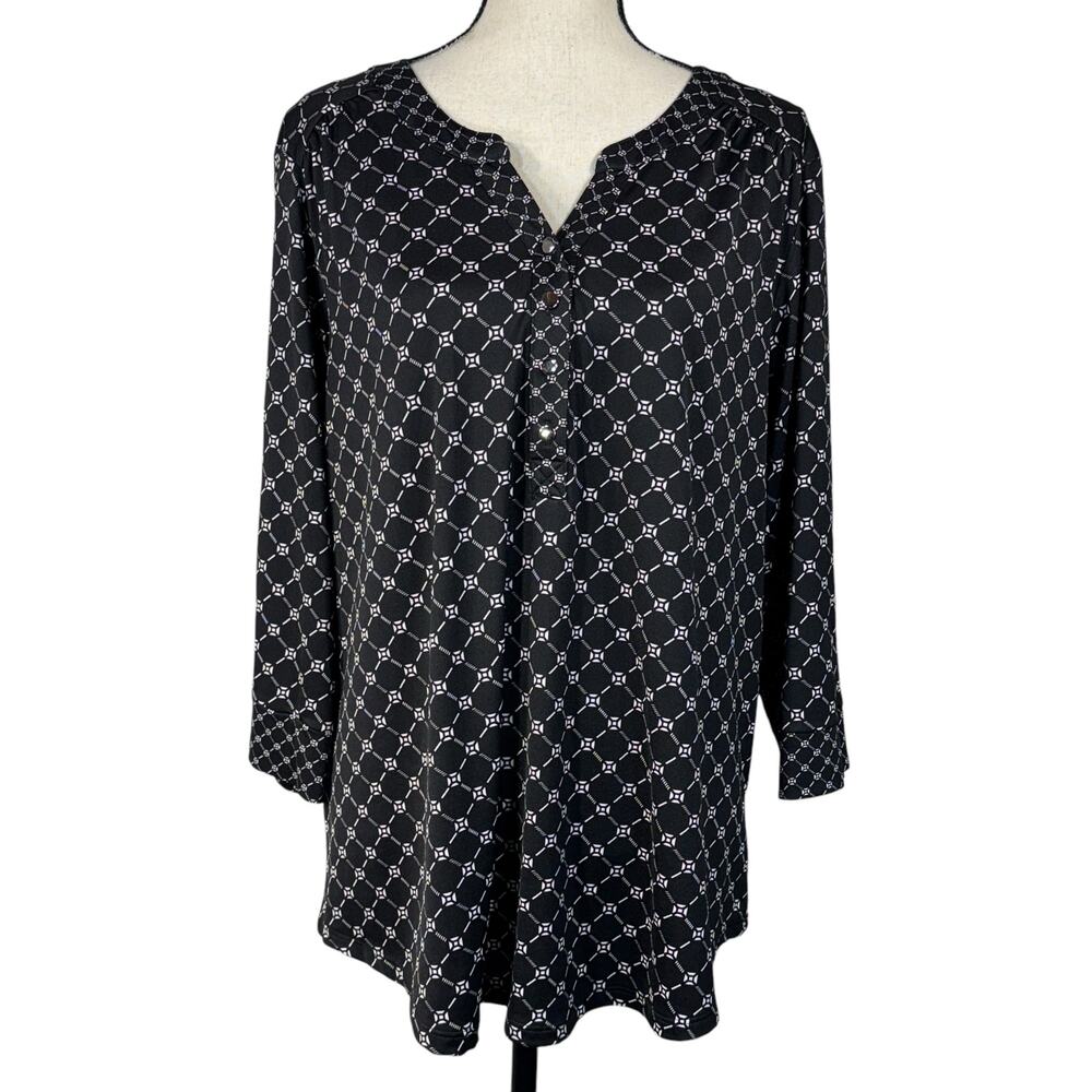 Croft & Barrow 1X-Large Top Geometric Stretch Button V-Neck 3/4 Sleeves Black